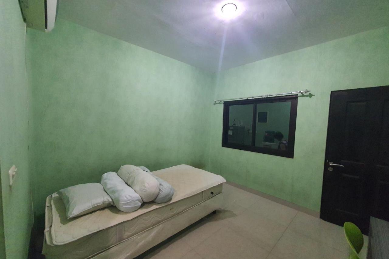 Oyo 93109 Garden Homestay 1 Tpr Surabaya Eksteriør billede
