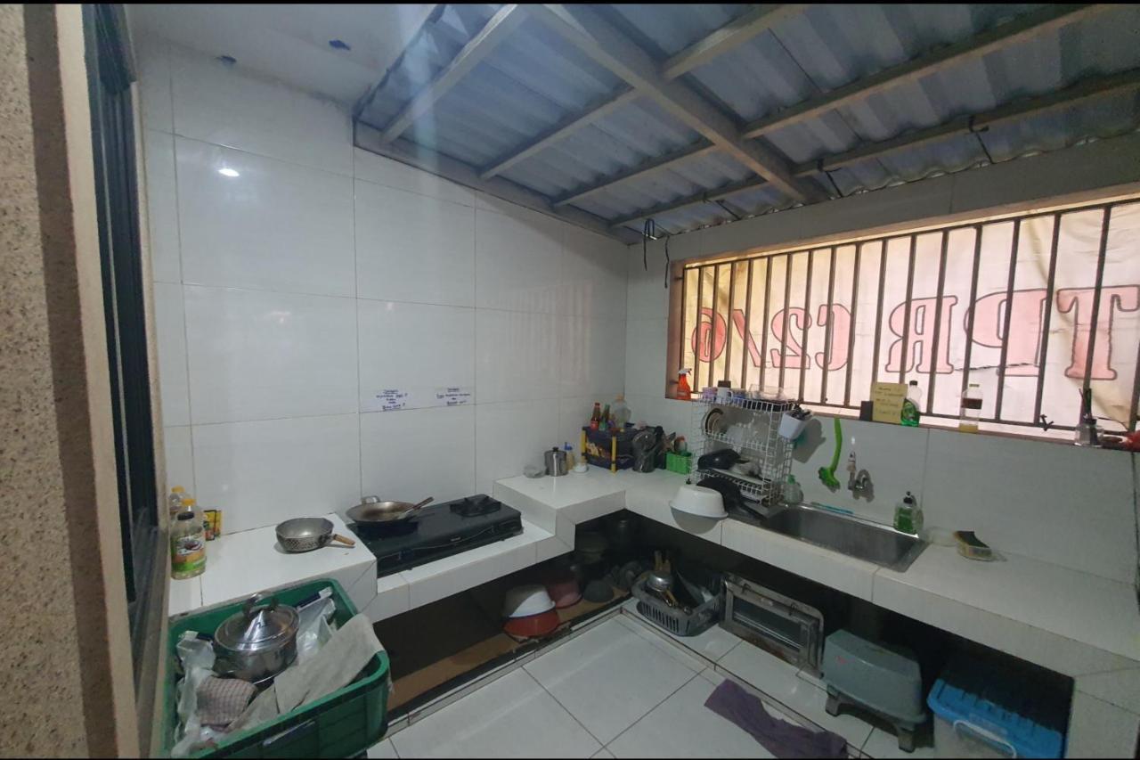 Oyo 93109 Garden Homestay 1 Tpr Surabaya Eksteriør billede