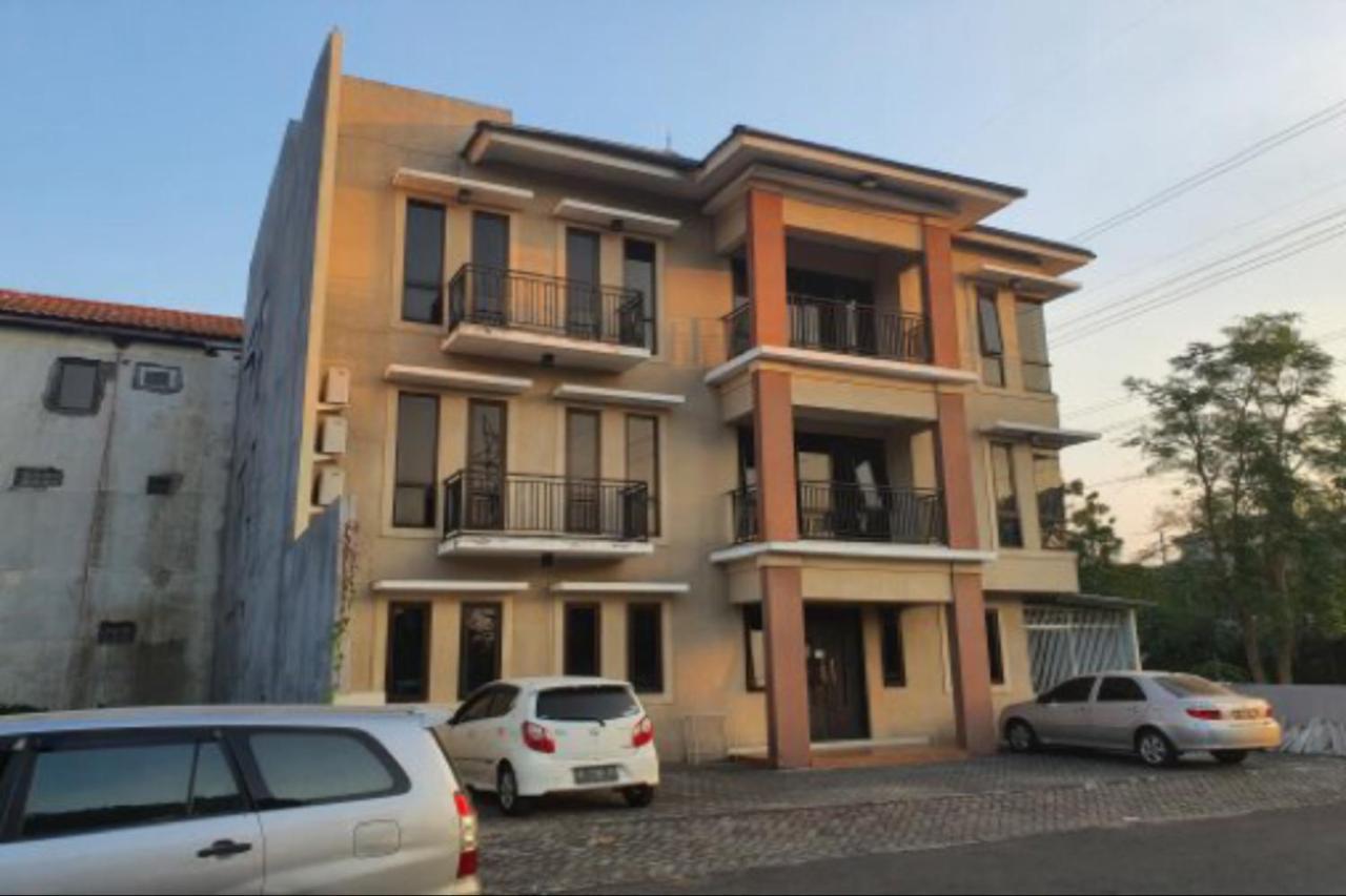 Oyo 93109 Garden Homestay 1 Tpr Surabaya Eksteriør billede